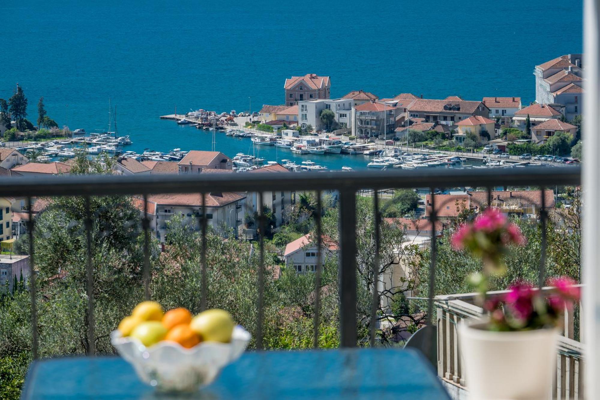 Apartment Lana Tivat Eksteriør billede